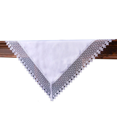 Apvalus Staltiesė Fi su Plačia Nėrinių Gipiūra